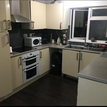 Eastbourne Late check in available Appartamento Polegate Esterno foto