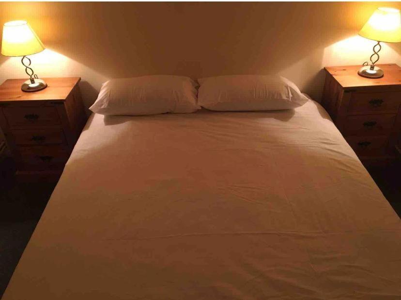Eastbourne Late check in available Appartamento Polegate Esterno foto