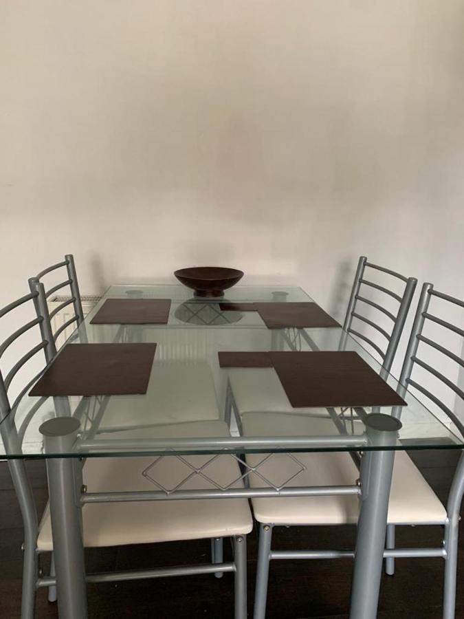 Eastbourne Late check in available Appartamento Polegate Esterno foto